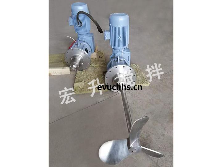 側入(ru)式攪(jiao)拌(ban)機